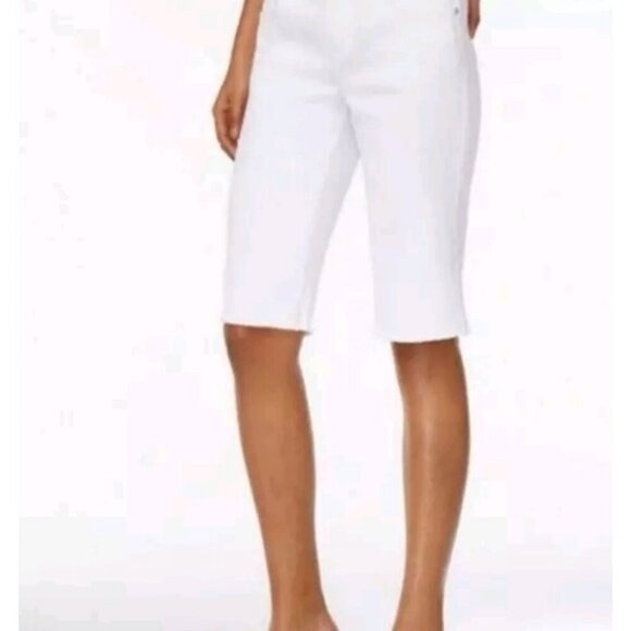 Style & Co. Pants - Style Co Women s size 8P White Bermuda Shorts Button zip up with 5 pockets